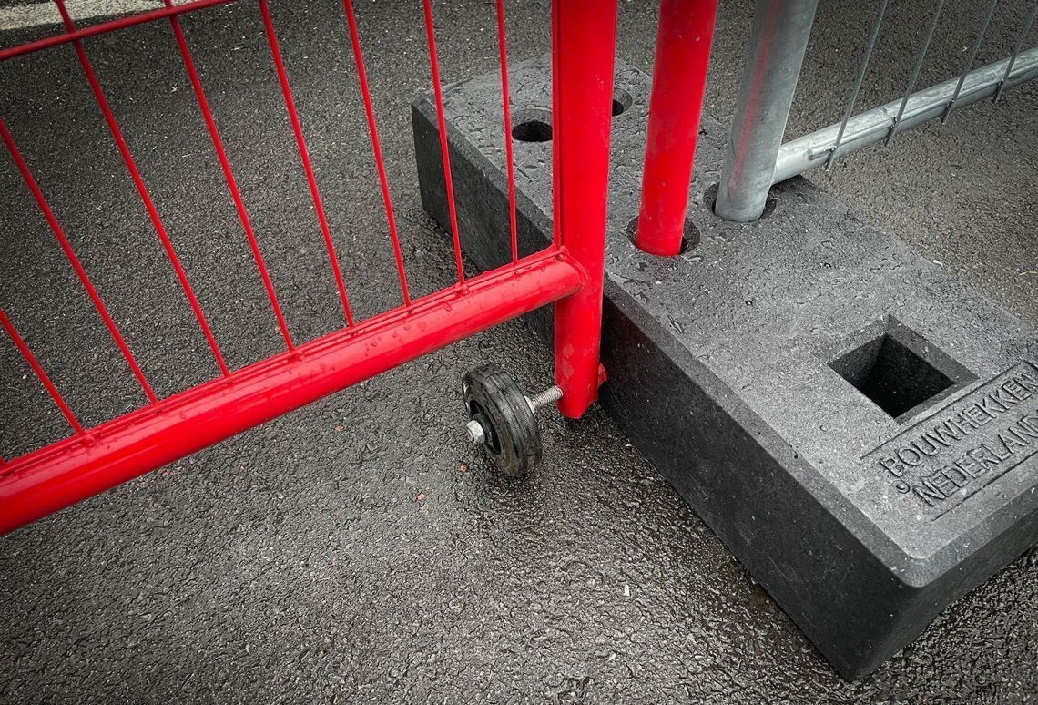 bouwhekdeur anticlimb rood