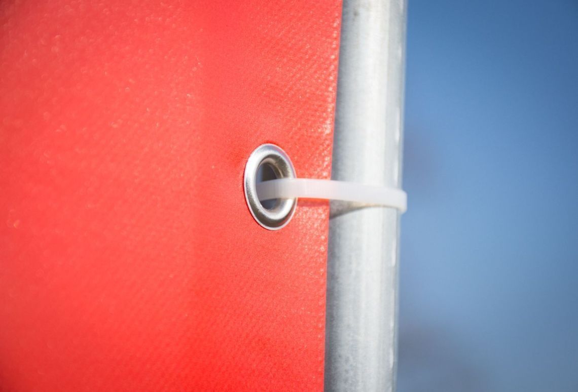 Bouwhekbanner - Materiaal: PVC | Bevestigd doormiddel van tie wraps
