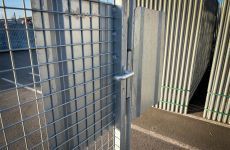 Bouwhek vluchtpoort - binnenzijde deurklink