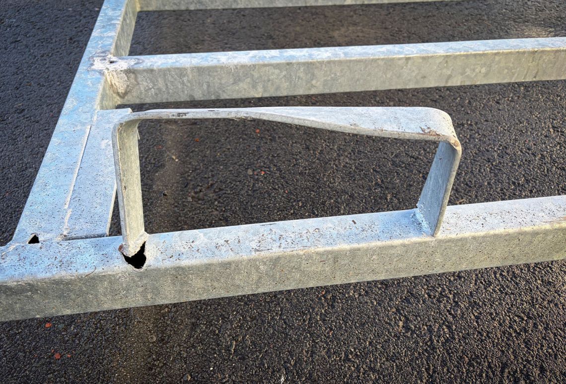 Laadplatform Horizontaal | 2e Kans | Beschadigt handvat