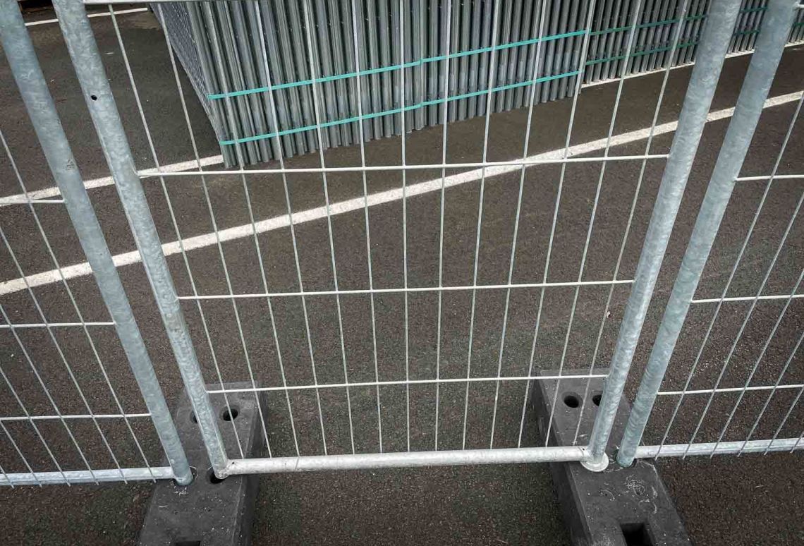 Looppoort | MOBI | Close-up | Down