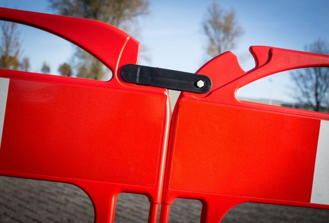 Vouwhek | In rechte lijn gefixeerd door zwarte haak