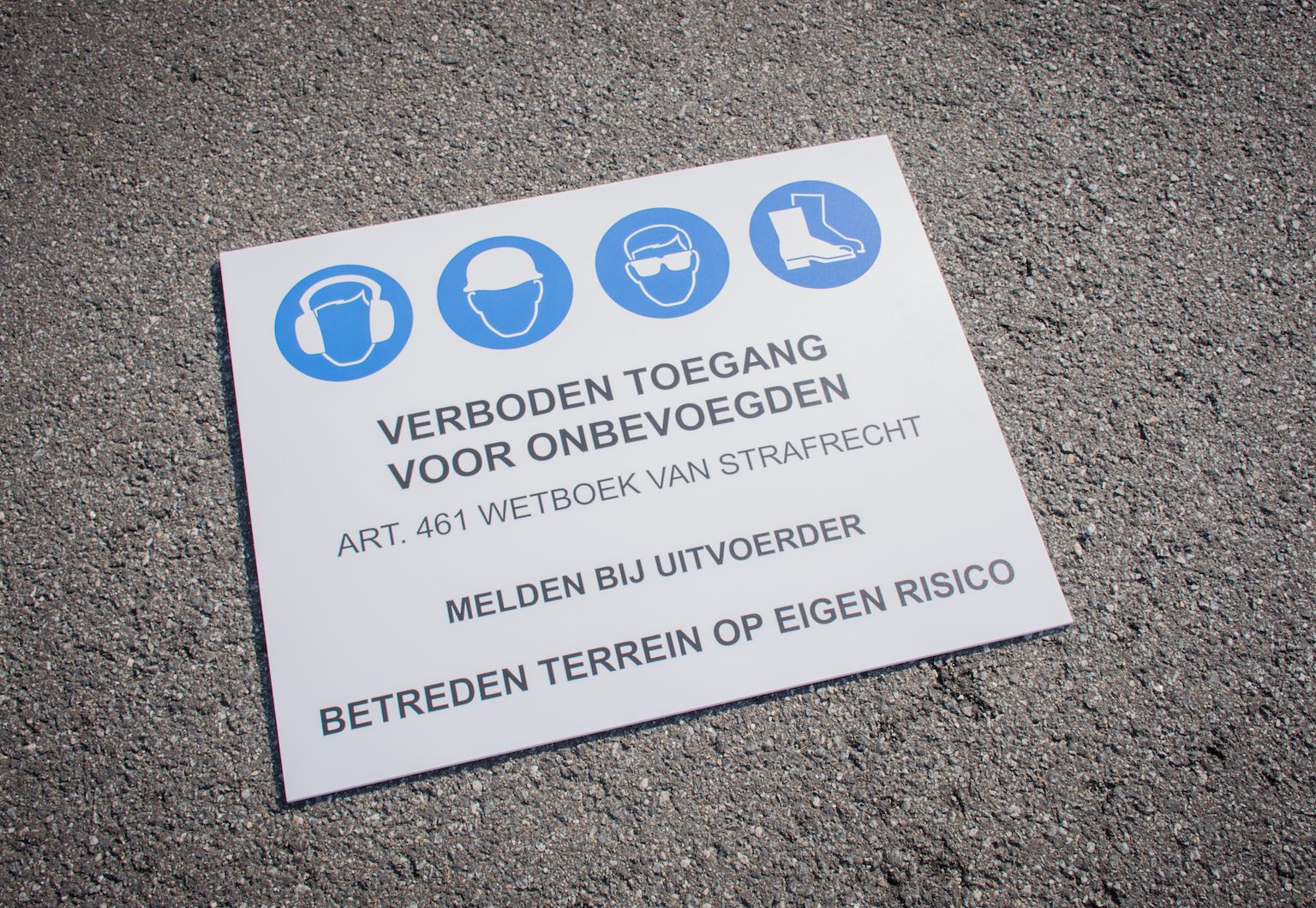 Melden bij uitvoerder bord