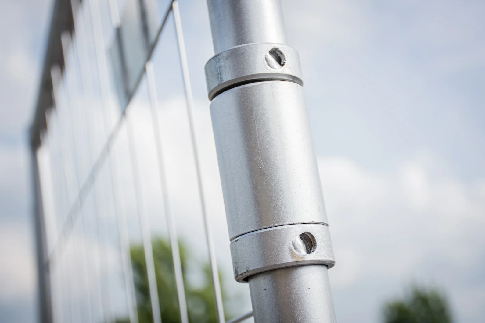 Bouwhekken en harde wind